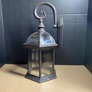 Portfolio Light 15.5-in Rust Outdoor Wall Light Item #56872 Hard-Wired Untested